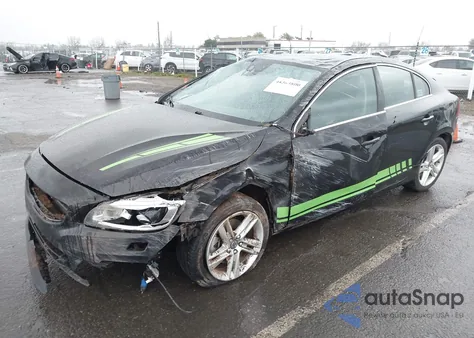 2015 Volvo S60 T5 Platinum from USA, damaged, VIN YV126MFM1F2358403
